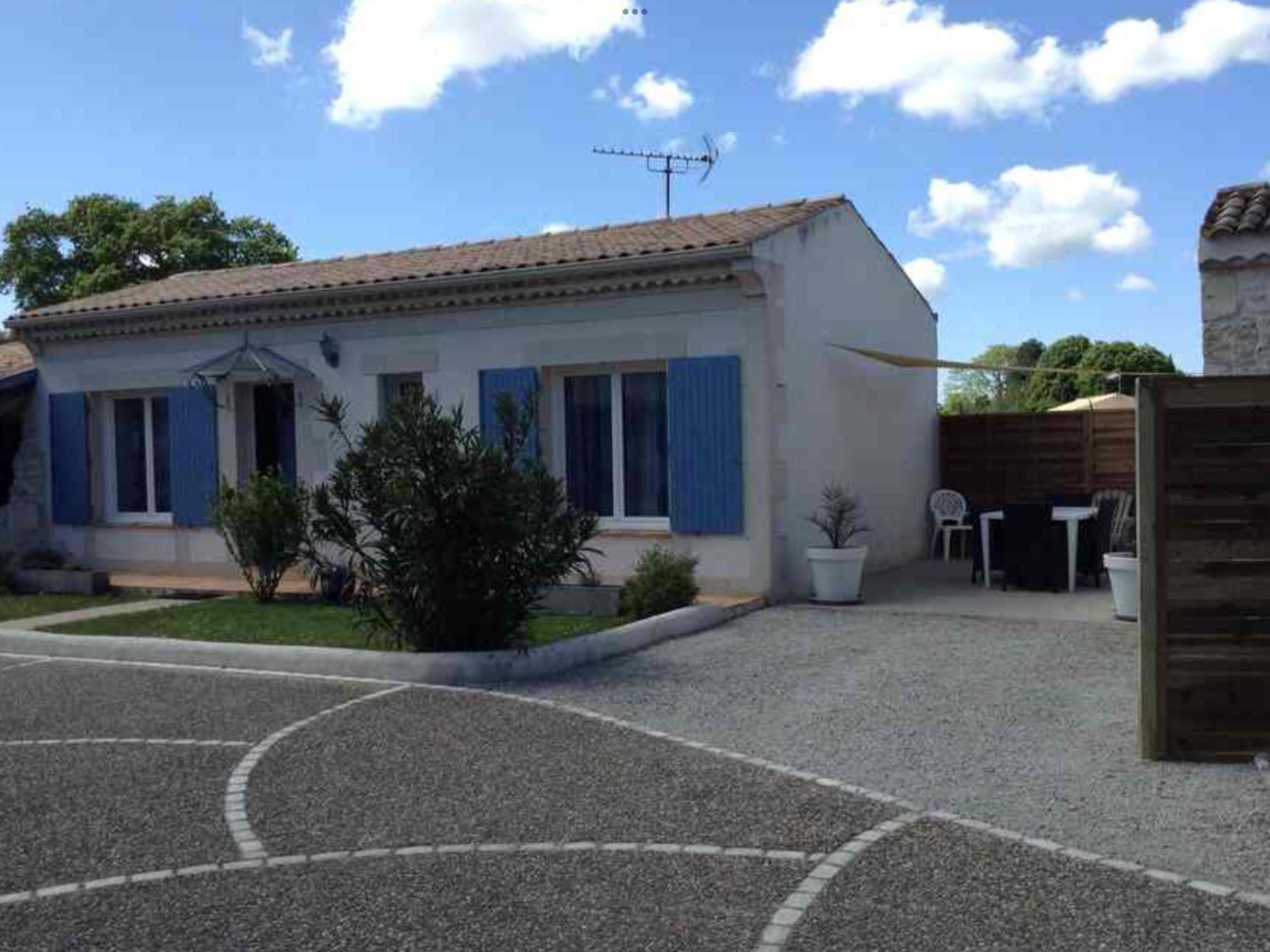 Holiday home Maison De *